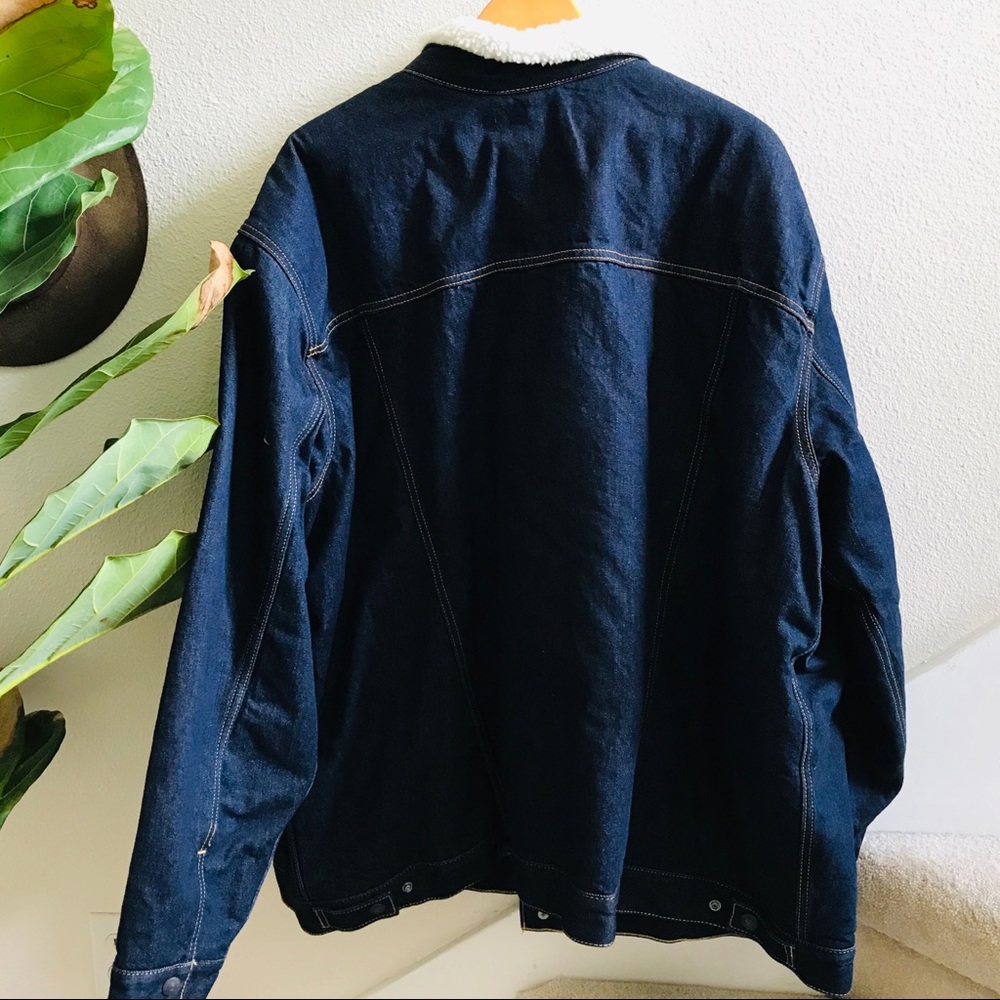 LEVI’s dark wash denim Sherpa trucker jacket 4x 5x - Picture 4 of 7